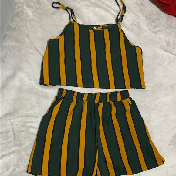 Two piece Set - Picture 1 of 6